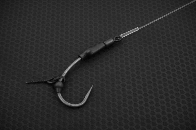 Close Up Shot - Tidy Rig - Turbo German - 4 Micro Barbed - RESIST BEAD with BAIT SCREW