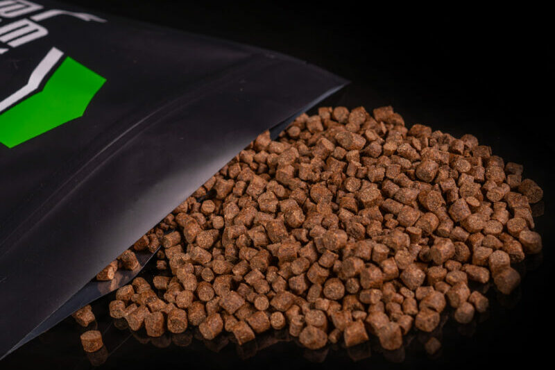 Maple & Mulberry Pellet Mix – Elevate Baits 1kg