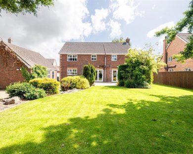 /var/www/tes-property.co.uk/public/uploads/129363-Ywoj66aI7P6RQtFVh_lrAR2KYNs.jpg