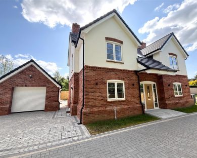 /var/www/tes-property.co.uk/public/uploads/129517-3FfH2iKyxkeCO3qlYQW0OQ.jpg