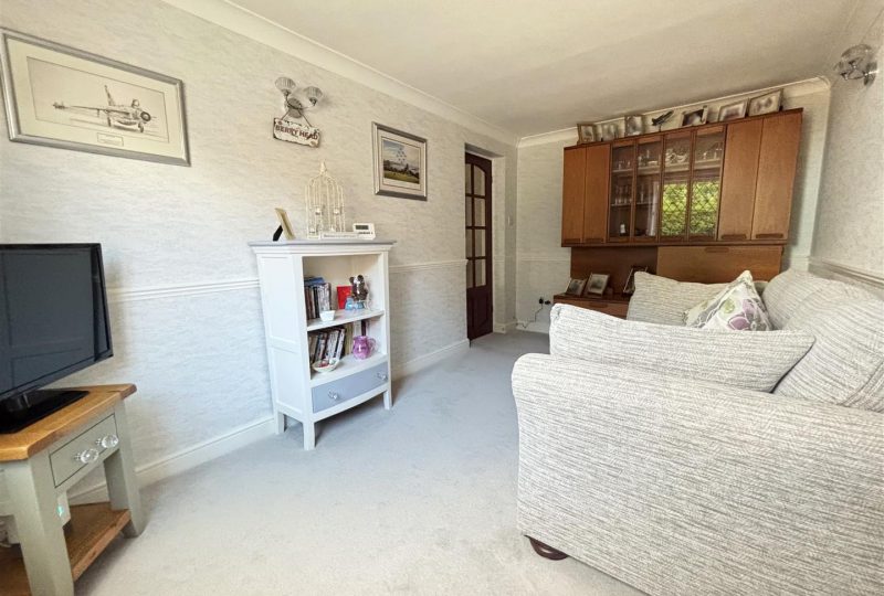 Lock Road, North Cotes, Grimsby, DN36