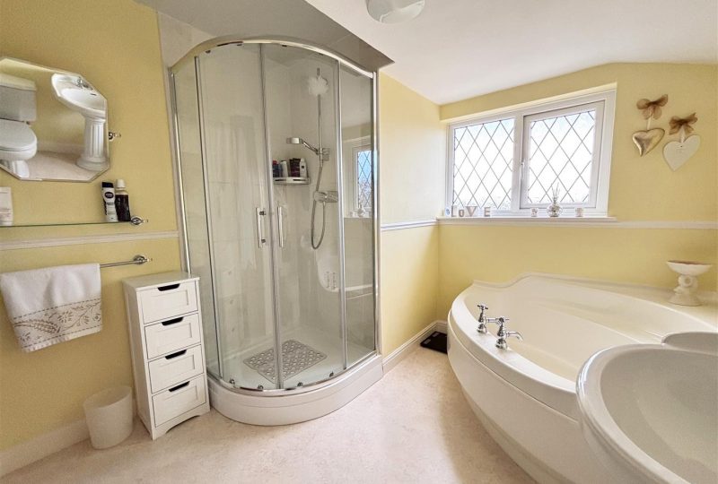 Lock Road, North Cotes, Grimsby, DN36