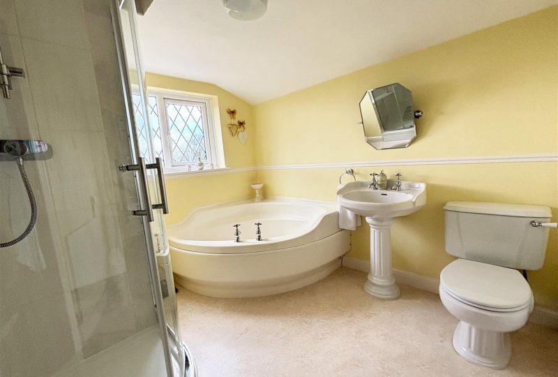 Lock Road, North Cotes, Grimsby, DN36