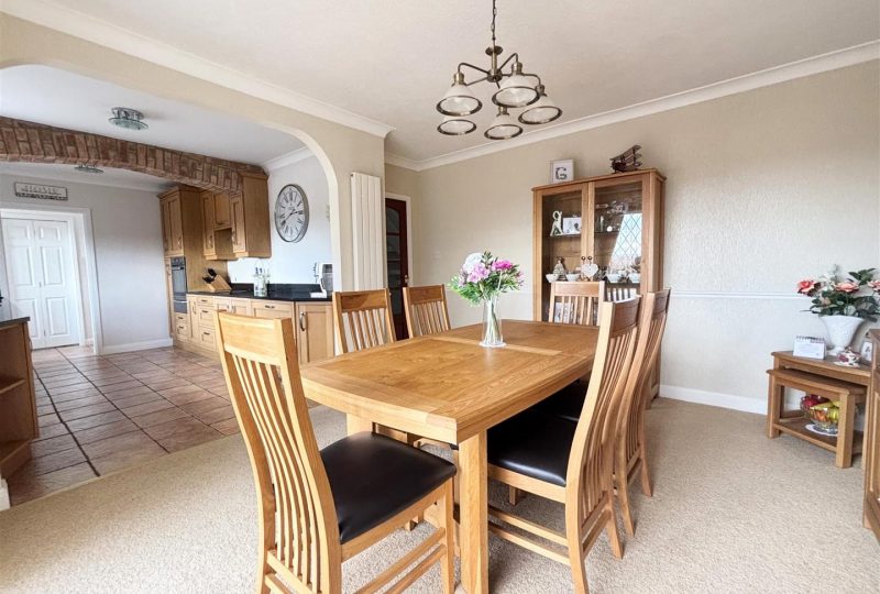 Lock Road, North Cotes, Grimsby, DN36