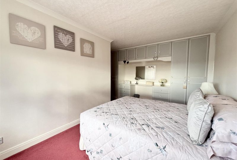 Lock Road, North Cotes, Grimsby, DN36