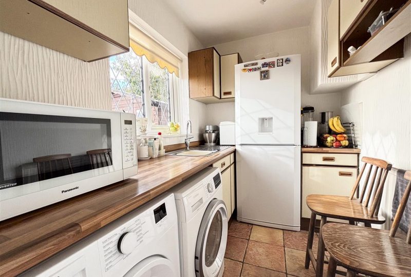 Lock Road, North Cotes, Grimsby, DN36