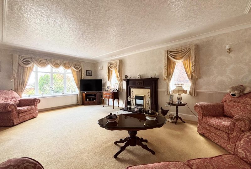 Lock Road, North Cotes, Grimsby, DN36