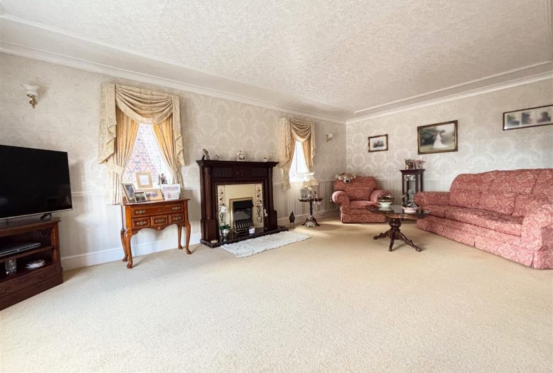 Lock Road, North Cotes, Grimsby, DN36