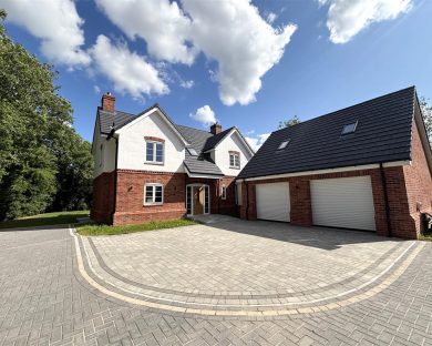 /var/www/tes-property.co.uk/public/uploads/148352-1LnXbN4R3E655pMX1zb87g.jpg