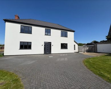 /var/www/tes-property.co.uk/public/uploads/186376-4R_rENZKjE6F1vA14zjOWQ.jpg