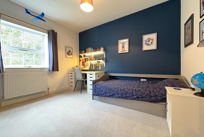 Primrose Hollow, Louth