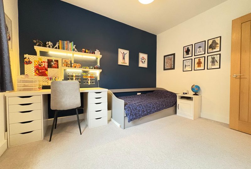 Primrose Hollow, Louth