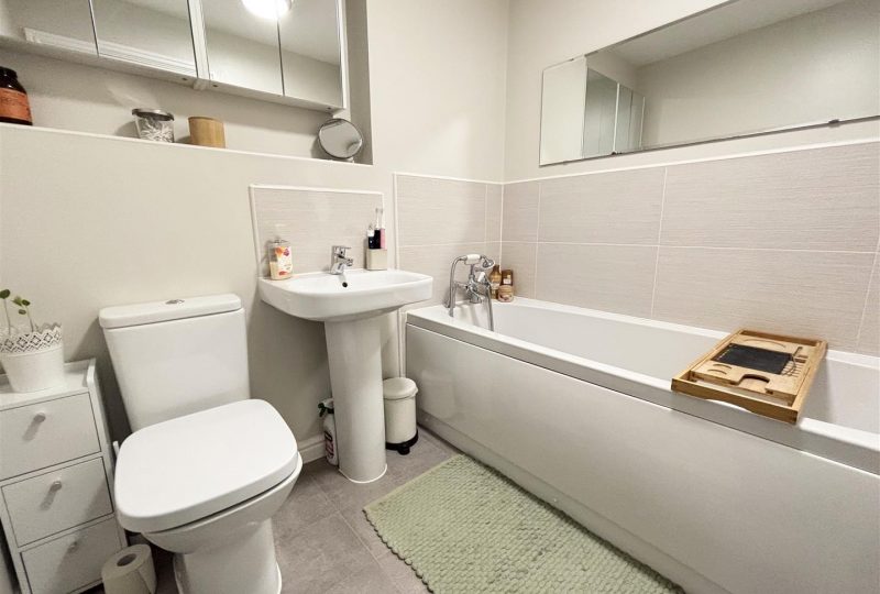 Falcon Avenue, Louth