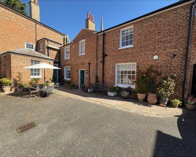 /var/www/tes-property.co.uk/public/uploads/243652-DQ5P7OwZ6EGeyshxQI7dhw.jpg