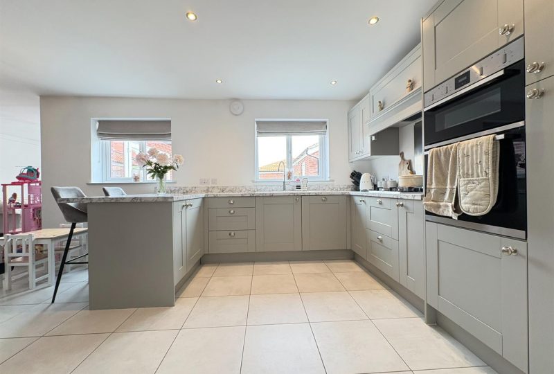 Holly Crescent, Louth