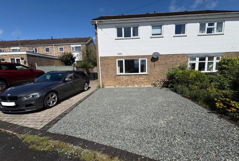 Adrian Close, Louth
