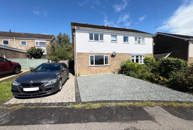 Adrian Close, Louth