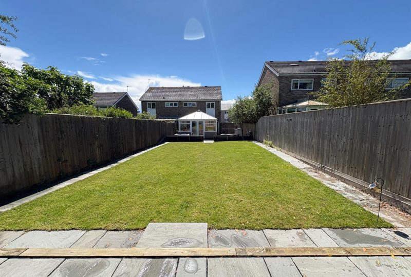 Adrian Close, Louth