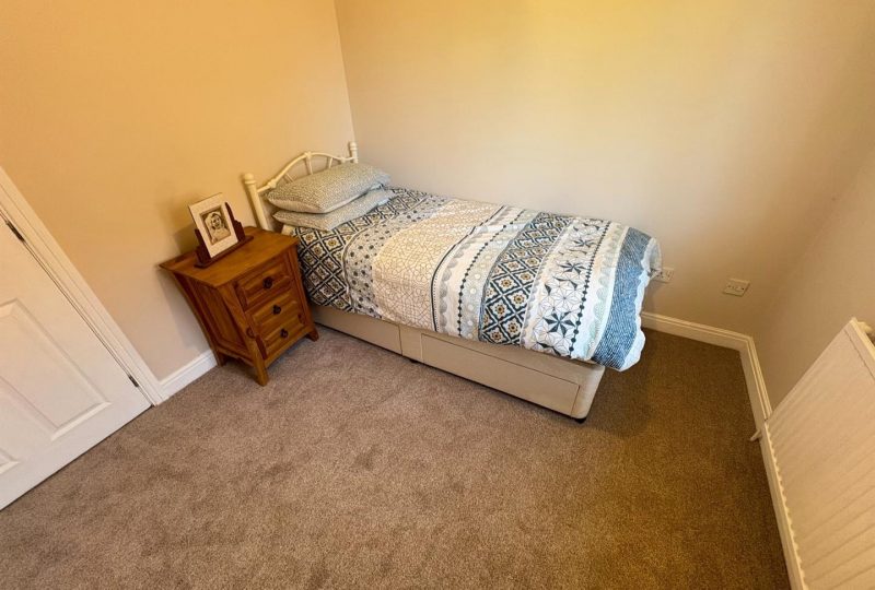 Picksley Crescent, Holton-Le-Clay