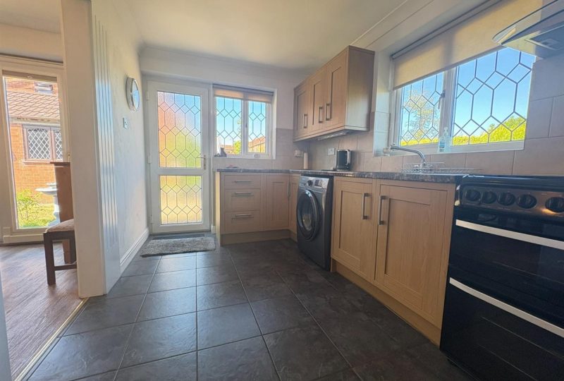 Picksley Crescent, Holton-Le-Clay