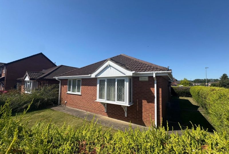 Picksley Crescent, Holton-Le-Clay