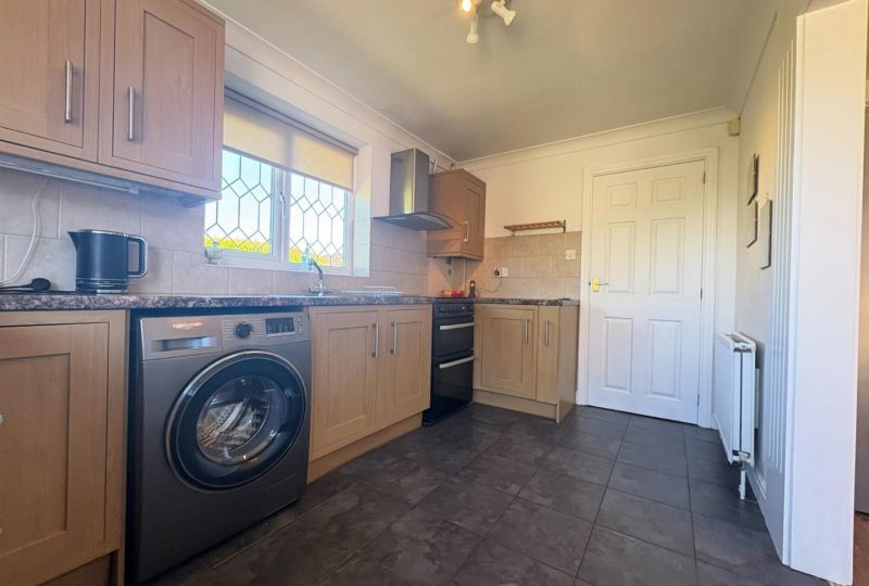 Picksley Crescent, Holton-Le-Clay