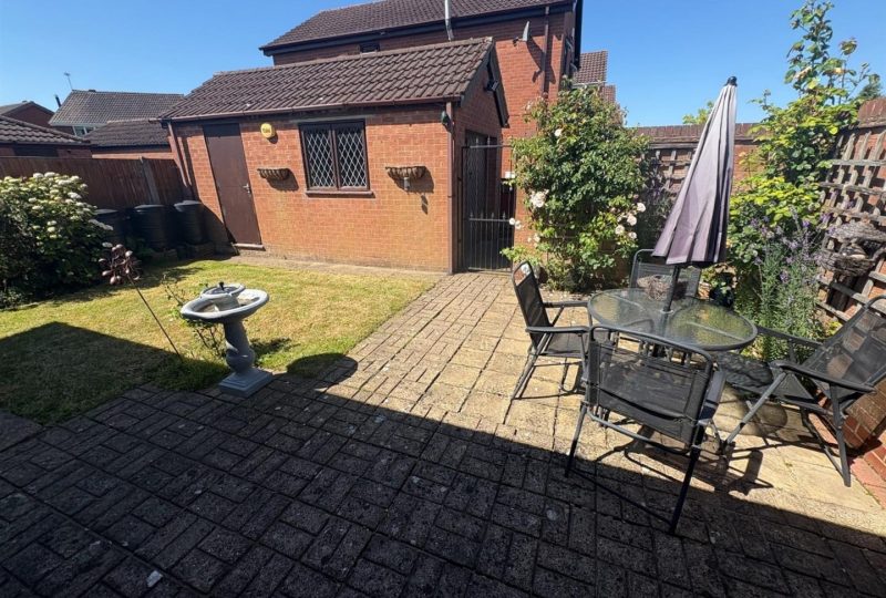 Picksley Crescent, Holton-Le-Clay