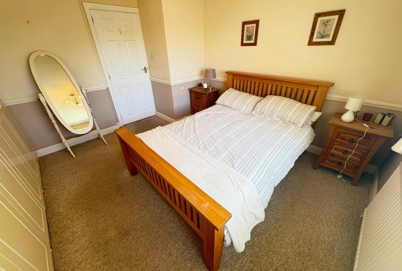 Picksley Crescent, Holton-Le-Clay