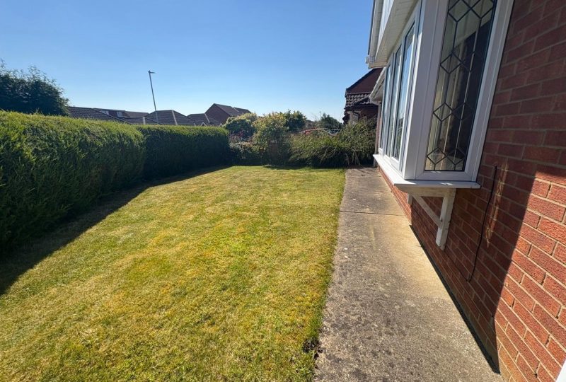 Picksley Crescent, Holton-Le-Clay