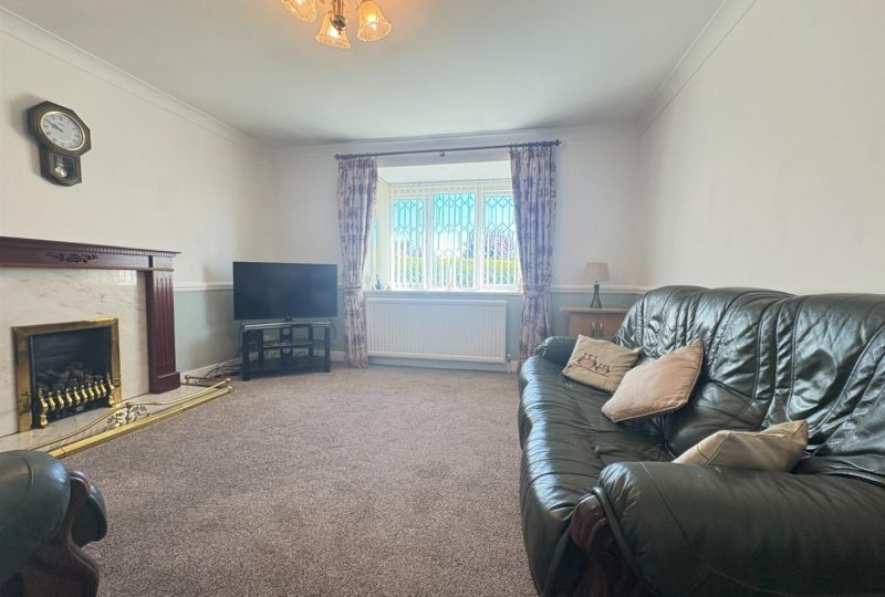 Picksley Crescent, Holton-Le-Clay