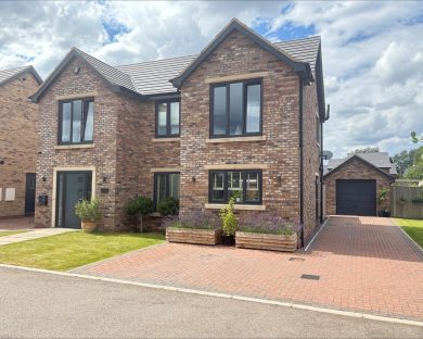 /var/www/tes-property.co.uk/public/uploads/247186-B4dvP7UPx0eRVko55-6AfA.jpg