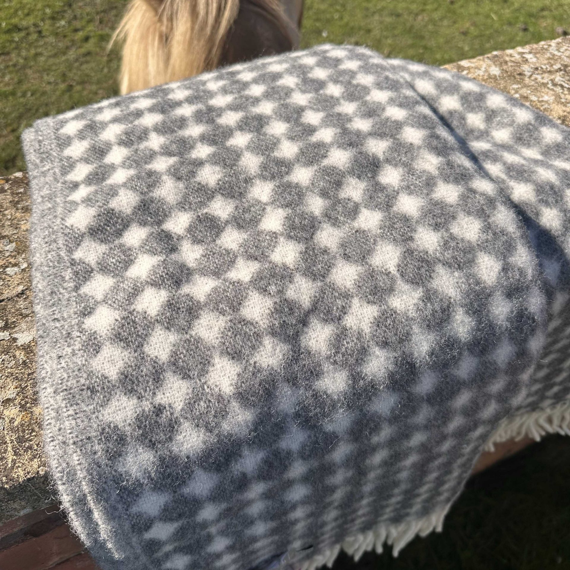 Diamond Jacquard Wool Blanket – Black