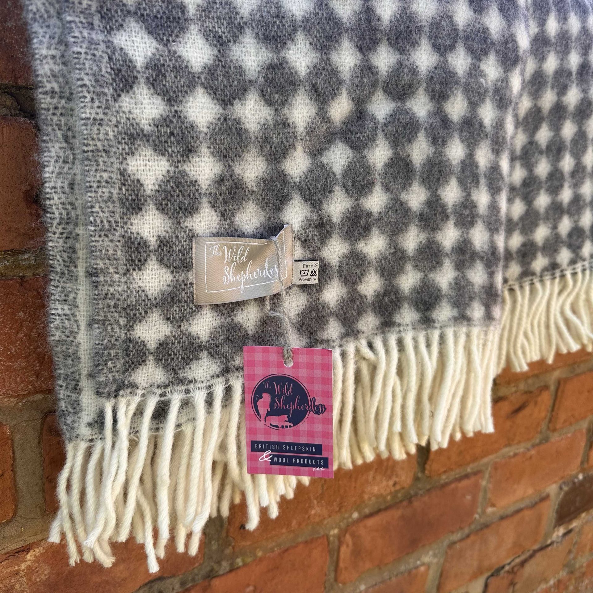 Diamond Jacquard Wool Blanket – Black