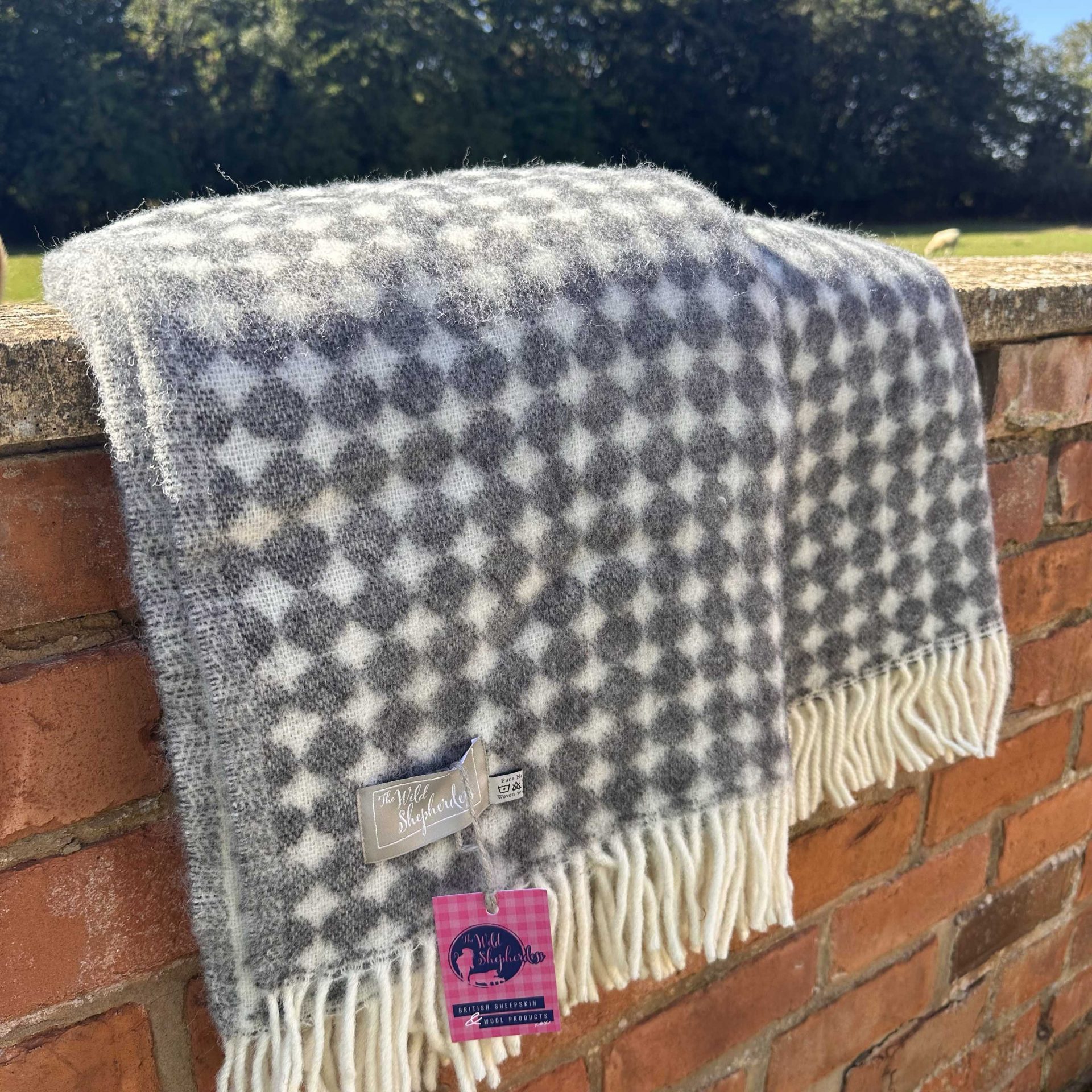 Diamond Jacquard Wool Blanket – Black