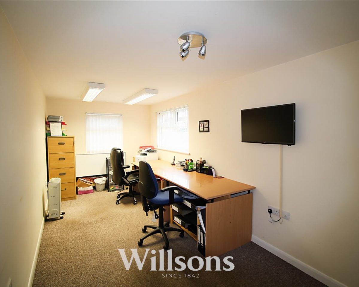 Hall Lane, Burgh Le Marsh: Spacious Detached Bungalow