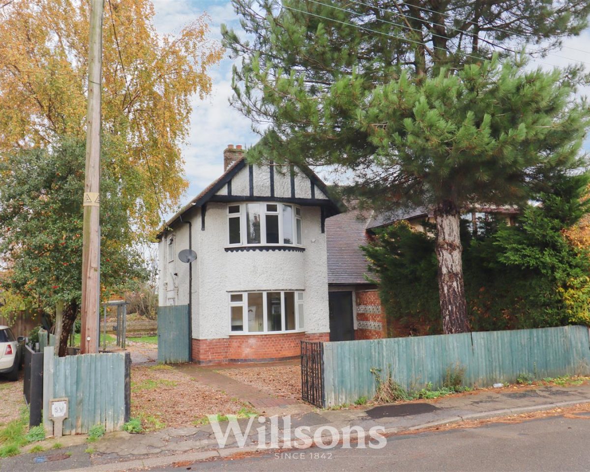 Christopher Road, Alford