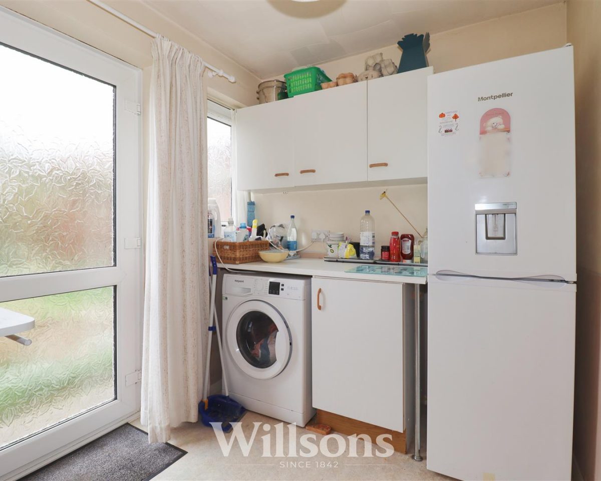 Robinson Avenue, Alford