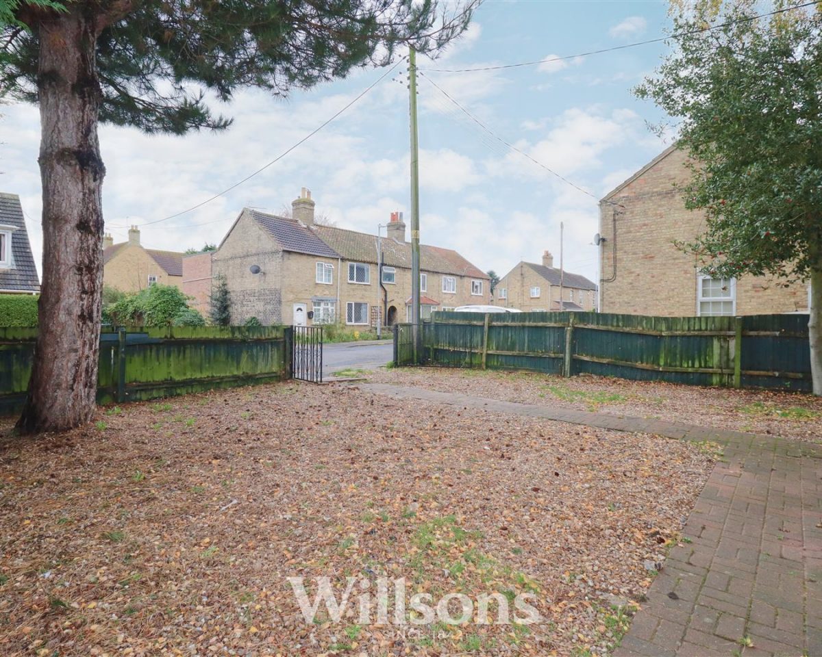 Christopher Road, Alford