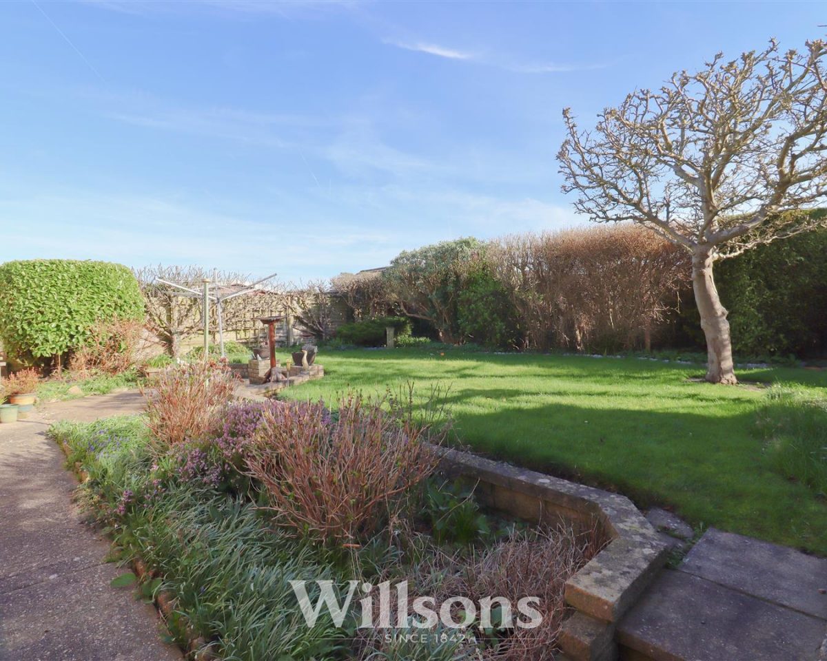 Robinson Avenue, Alford