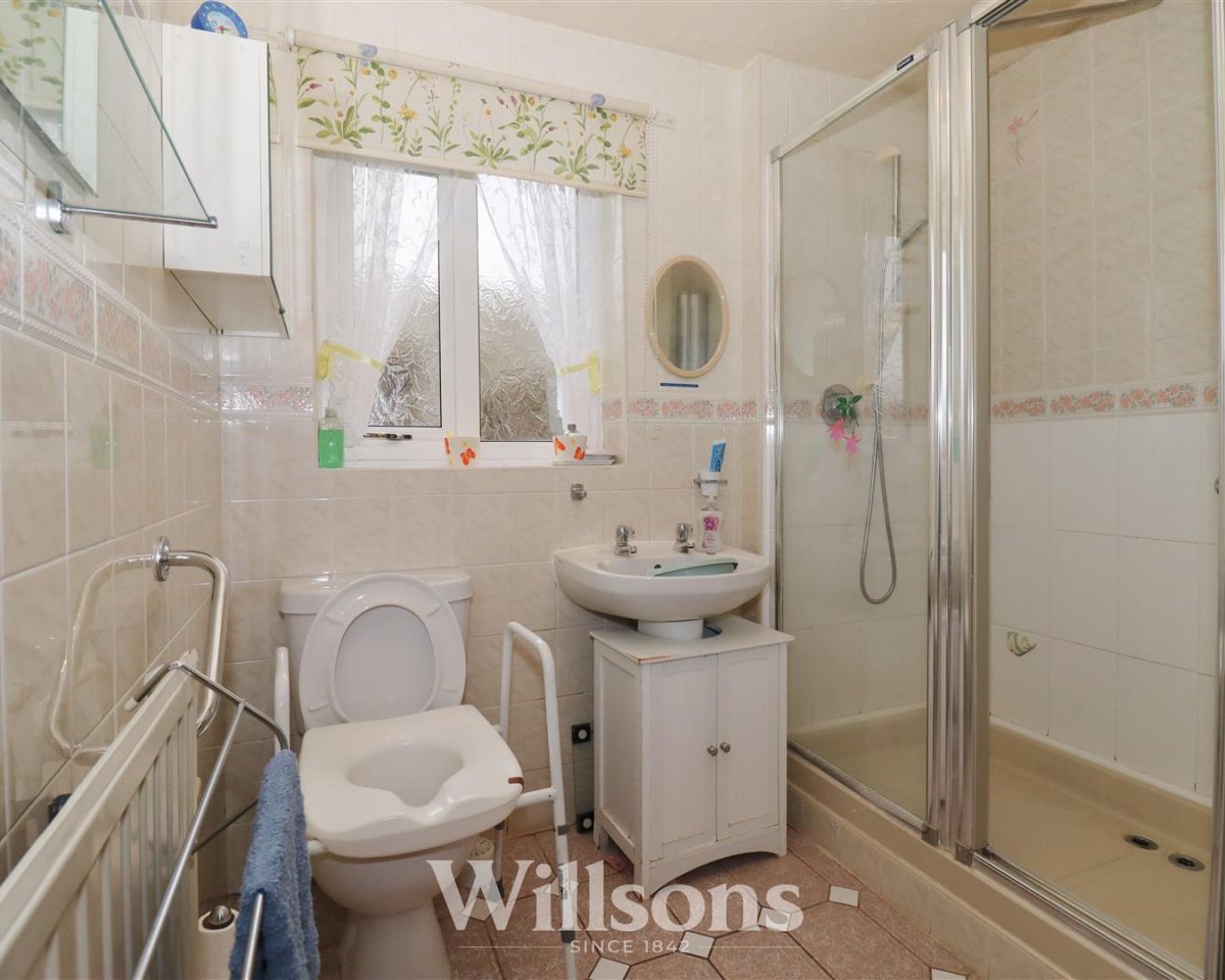 Robinson Avenue, Alford