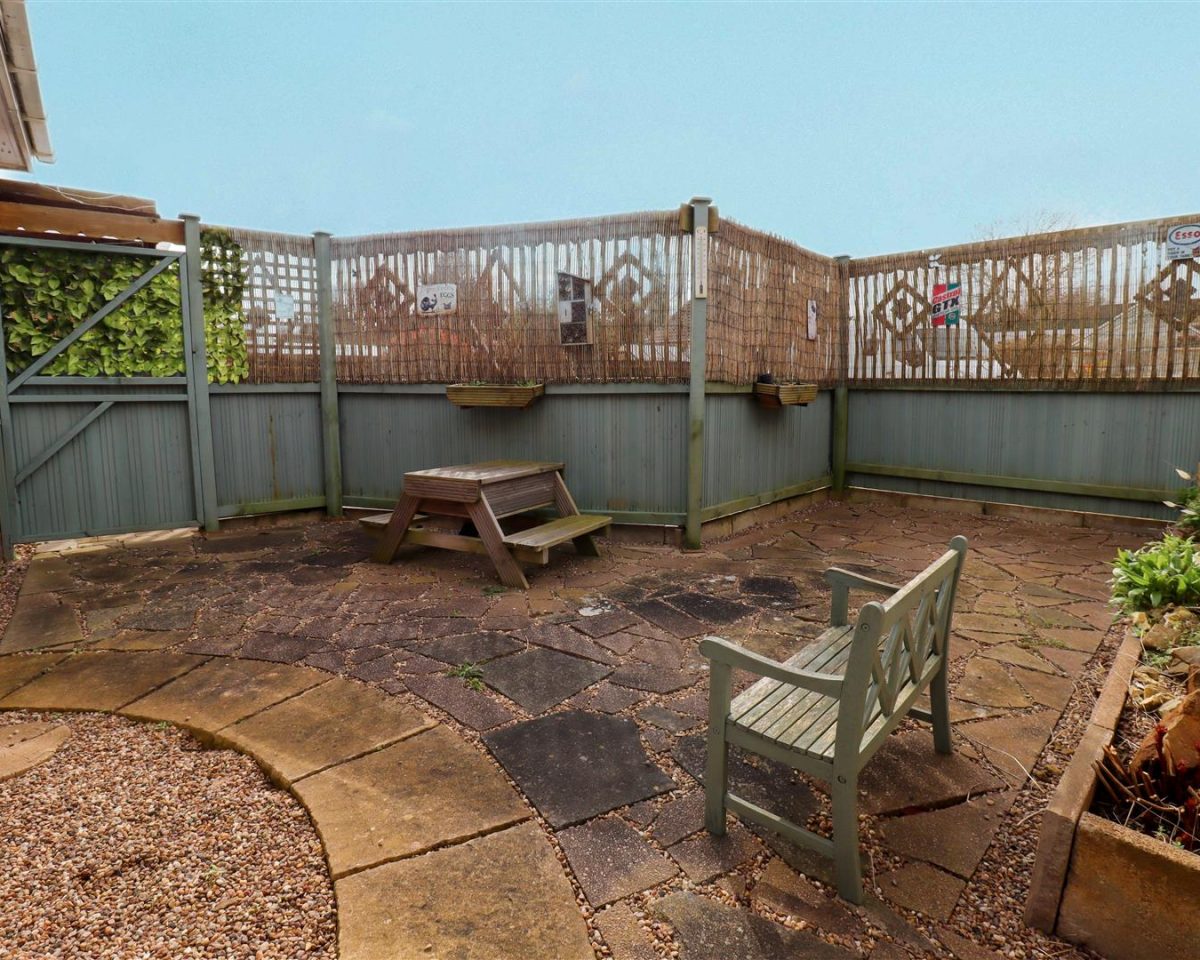 Hamilton Road, Alford