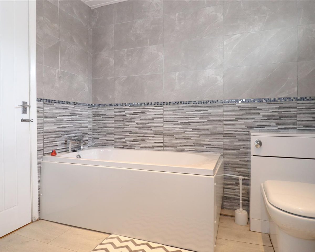 Hamilton Road, Alford