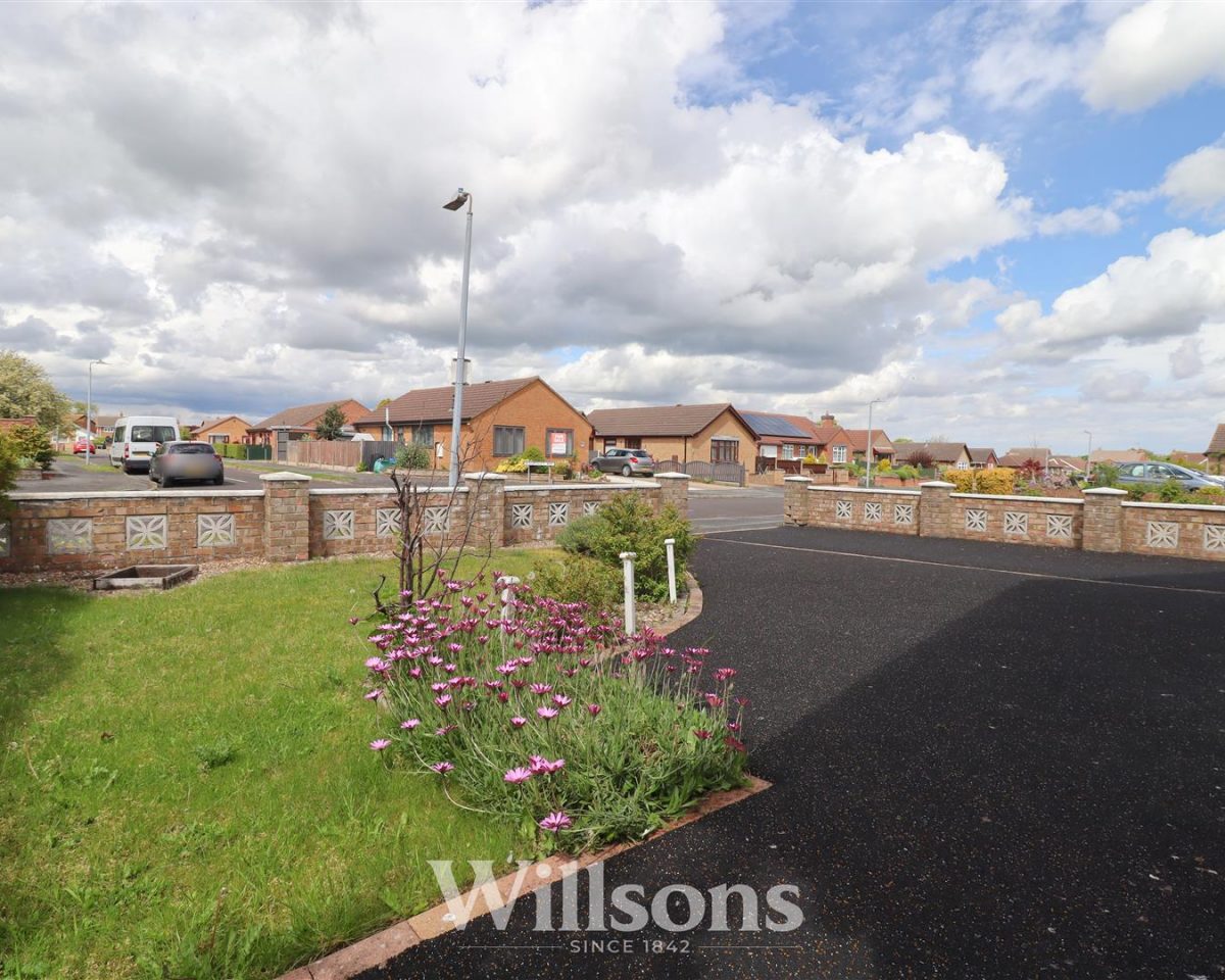 Robinson Avenue, Alford