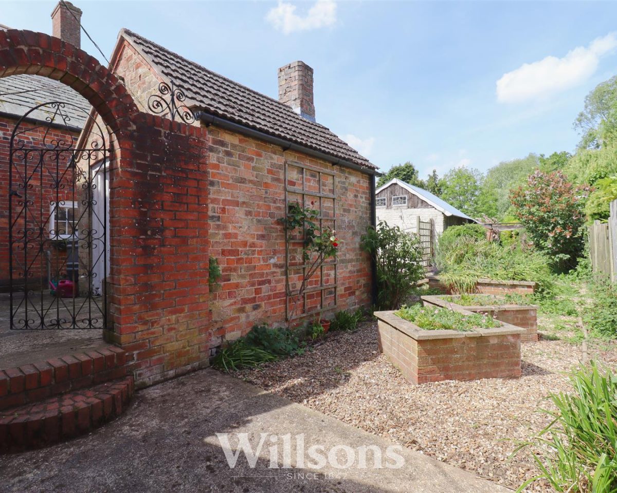 Cul De Sac, Stickford, Boston