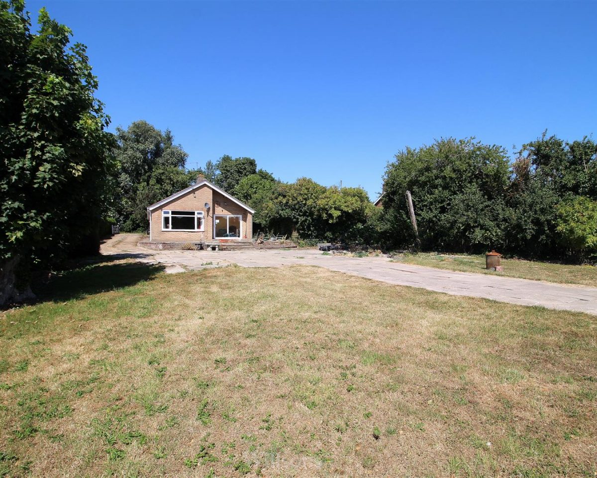 Wainfleet Bank, Wainfleet St. Mary, Skegness